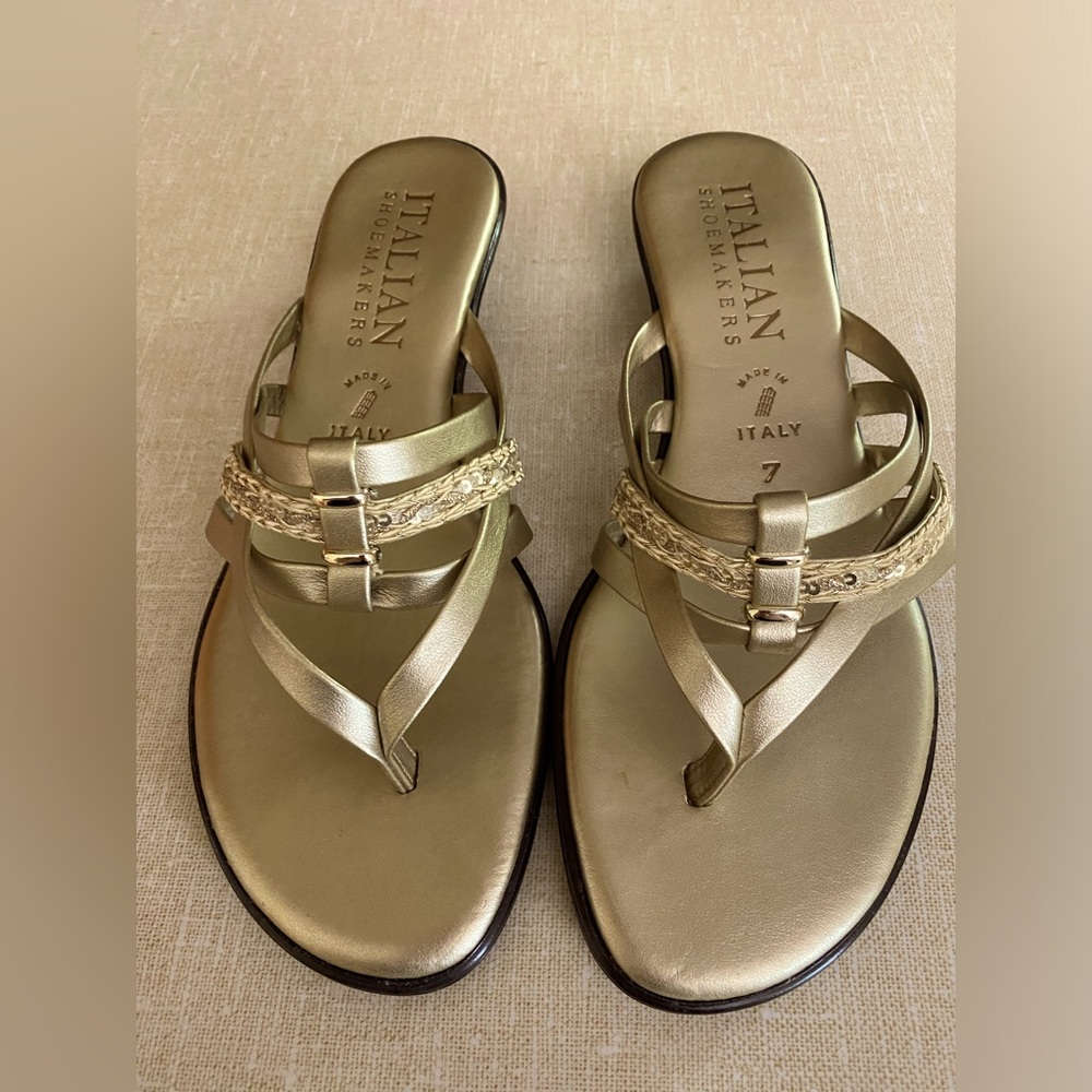 Italian Shoemakers Size 7 Sandal Gold